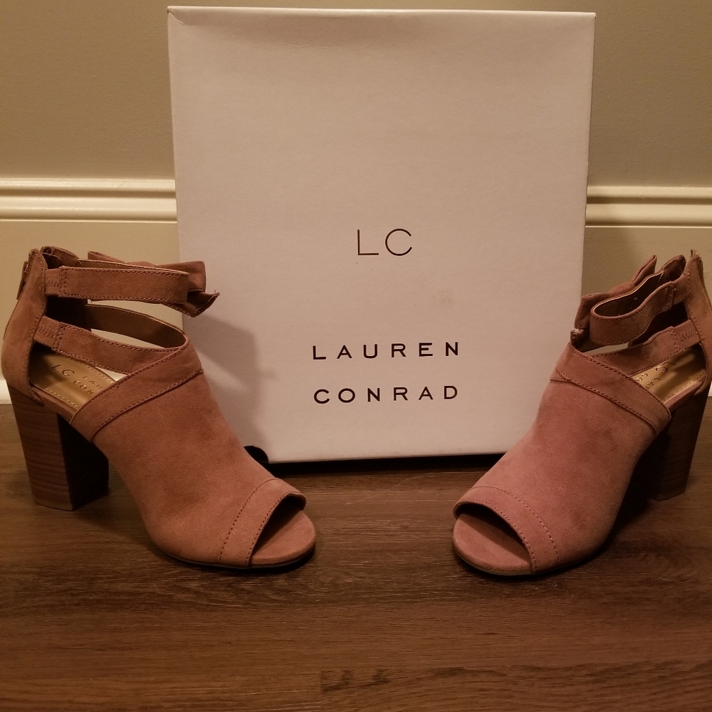 Lauren Conrad Mauve high heel shoe